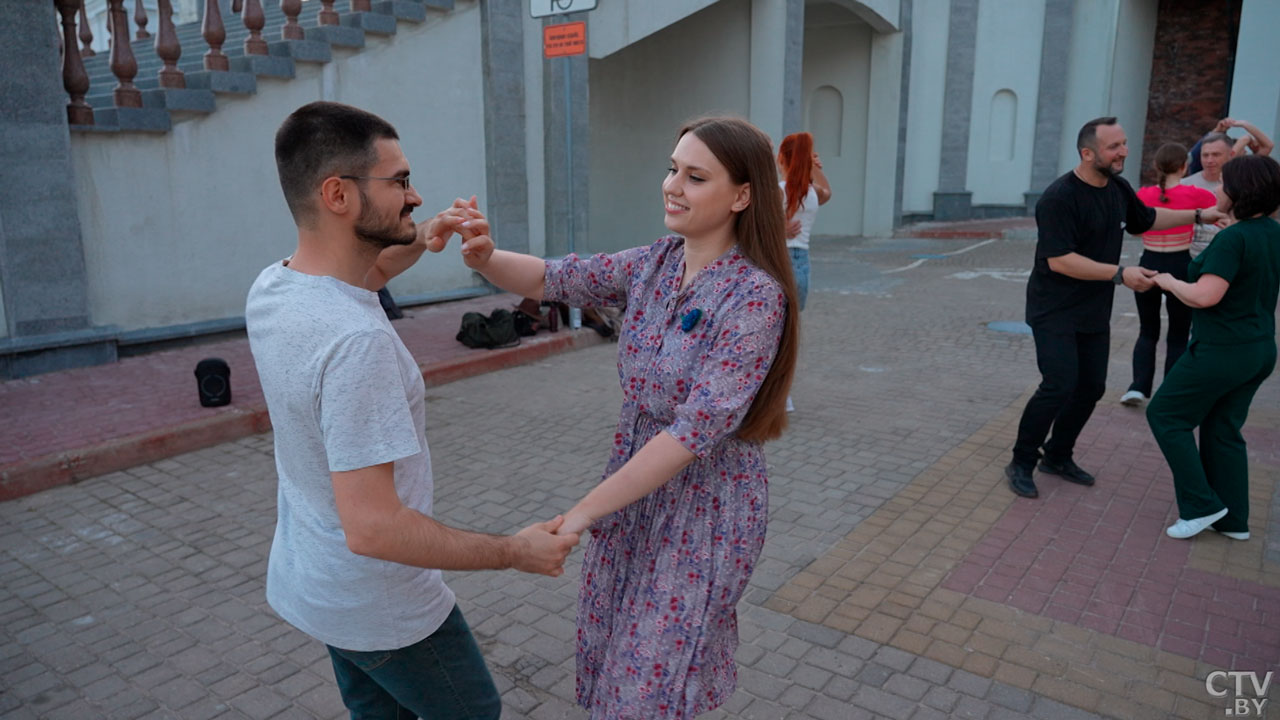 TikTok с Кобяковым, бачата под открытым небом и операторы «на коне»! Дневник «Славянского базара»-8