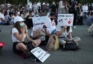В Сербии снова митинги. Но уже мирные
