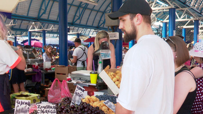 Ежевику продают килограммами – в июле упали цены на витаминную продукцию