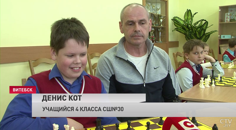 «Это лучшие шахматы, которые я видел». Венедиктов подарил Александру Лукашенко шахматы 