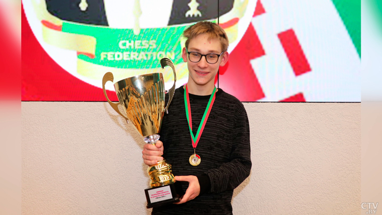 Белорус Денис Лазавик сыграет против Магнуса Карлсена в первом туре Champions Chess Tour