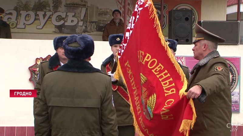 Символ мужества и самопожертвования. 6 военных частей Беларуси получили боевые знамёна-1