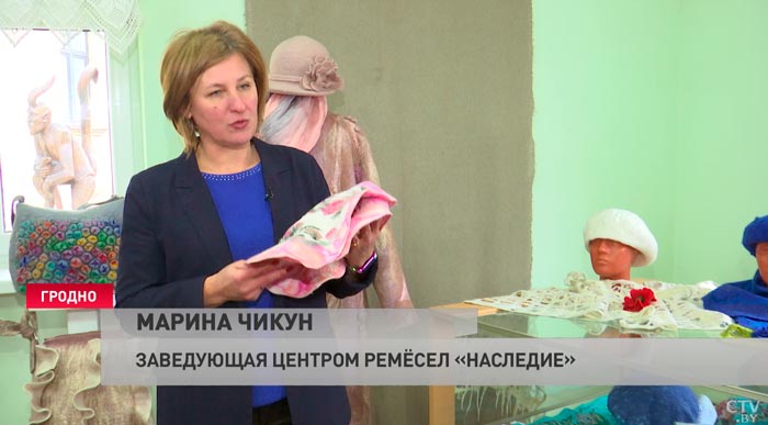 «На выходе замечательные работы». В Гродно мастерица создает элементы одежды валянием из шерсти-4