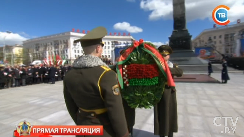 Фотофакт: Республиканская акция «Беларусь помнит!» с возложением венков к монументу Победы-1