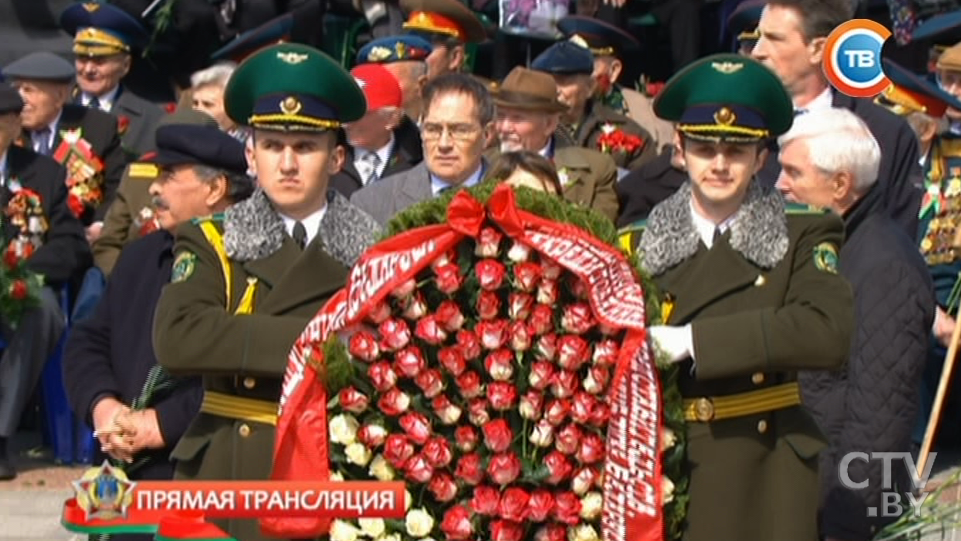 Фотофакт: Республиканская акция «Беларусь помнит!» с возложением венков к монументу Победы-23