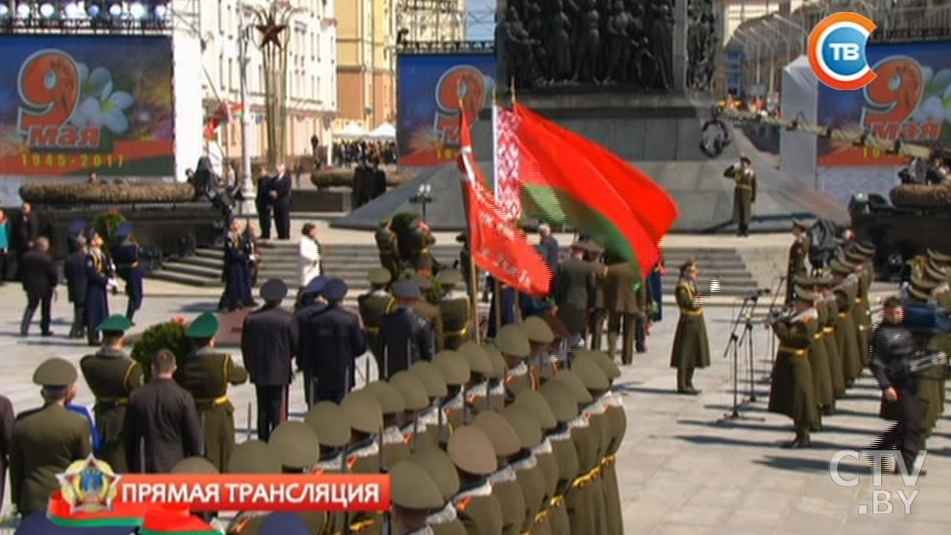 Фотофакт: Республиканская акция «Беларусь помнит!» с возложением венков к монументу Победы-49