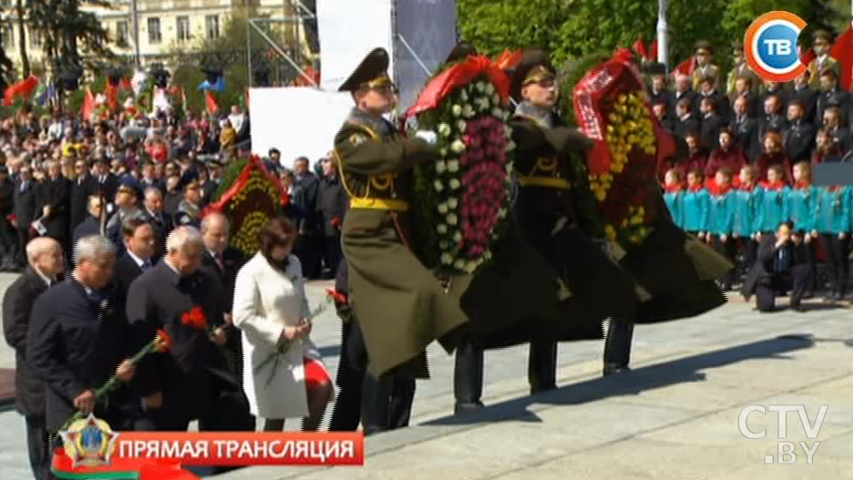 Фотофакт: Республиканская акция «Беларусь помнит!» с возложением венков к монументу Победы-51