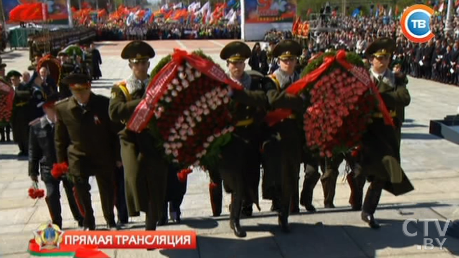 Фотофакт: Республиканская акция «Беларусь помнит!» с возложением венков к монументу Победы-63