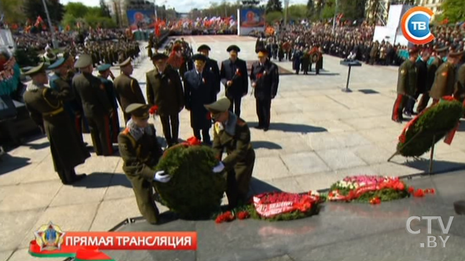 Фотофакт: Республиканская акция «Беларусь помнит!» с возложением венков к монументу Победы-67