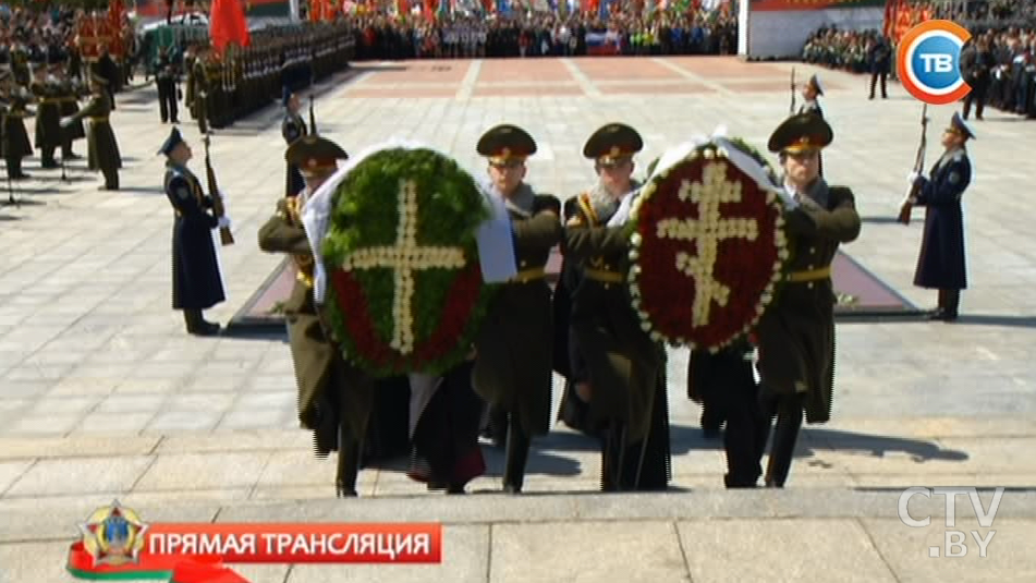 Фотофакт: Республиканская акция «Беларусь помнит!» с возложением венков к монументу Победы-79