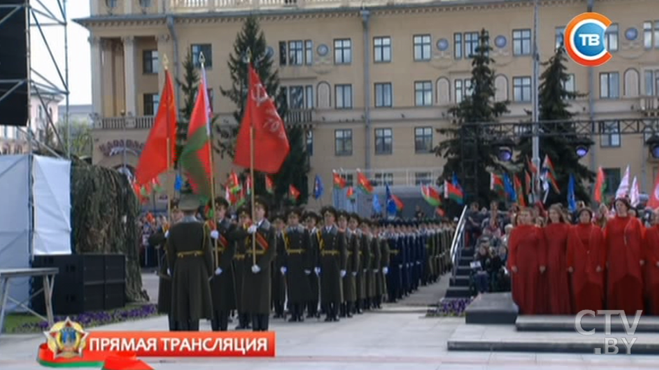 Фотофакт: Республиканская акция «Беларусь помнит!» с возложением венков к монументу Победы-93