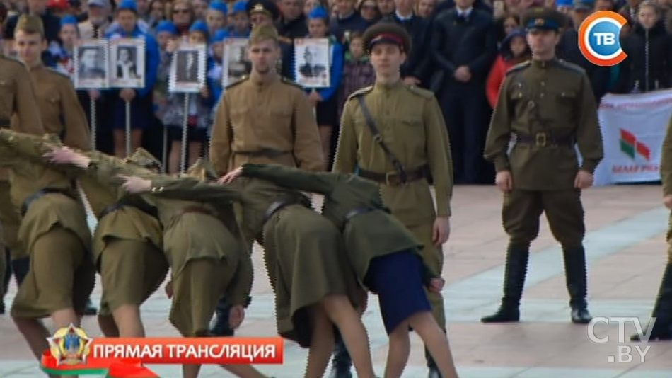 Фотофакт: Республиканская акция «Беларусь помнит!» с возложением венков к монументу Победы-103