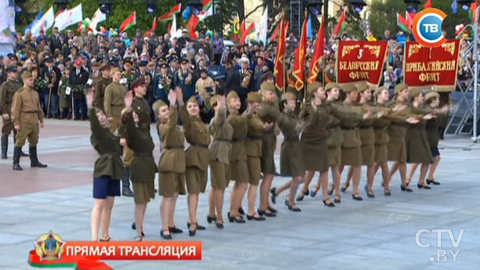 Фотофакт: Республиканская акция «Беларусь помнит!» с возложением венков к монументу Победы-105