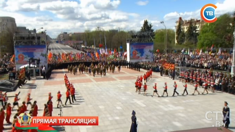 Фотофакт: Республиканская акция «Беларусь помнит!» с возложением венков к монументу Победы-113