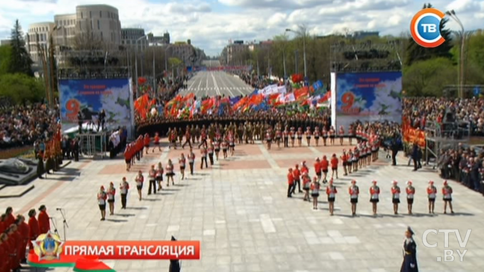 Фотофакт: Республиканская акция «Беларусь помнит!» с возложением венков к монументу Победы-115