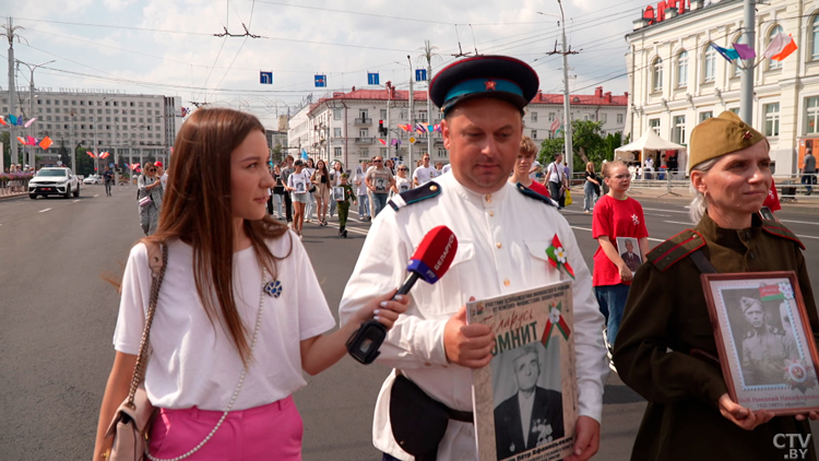 На Дне молодёжи прошло праздничное шествие патриотов к концертному залу «Витебск»-7