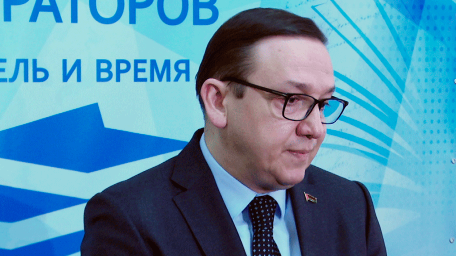 «Книга востребована». Симпозиум «Писатель и время» прошёл в Минске – участие принял Владимир Перцов