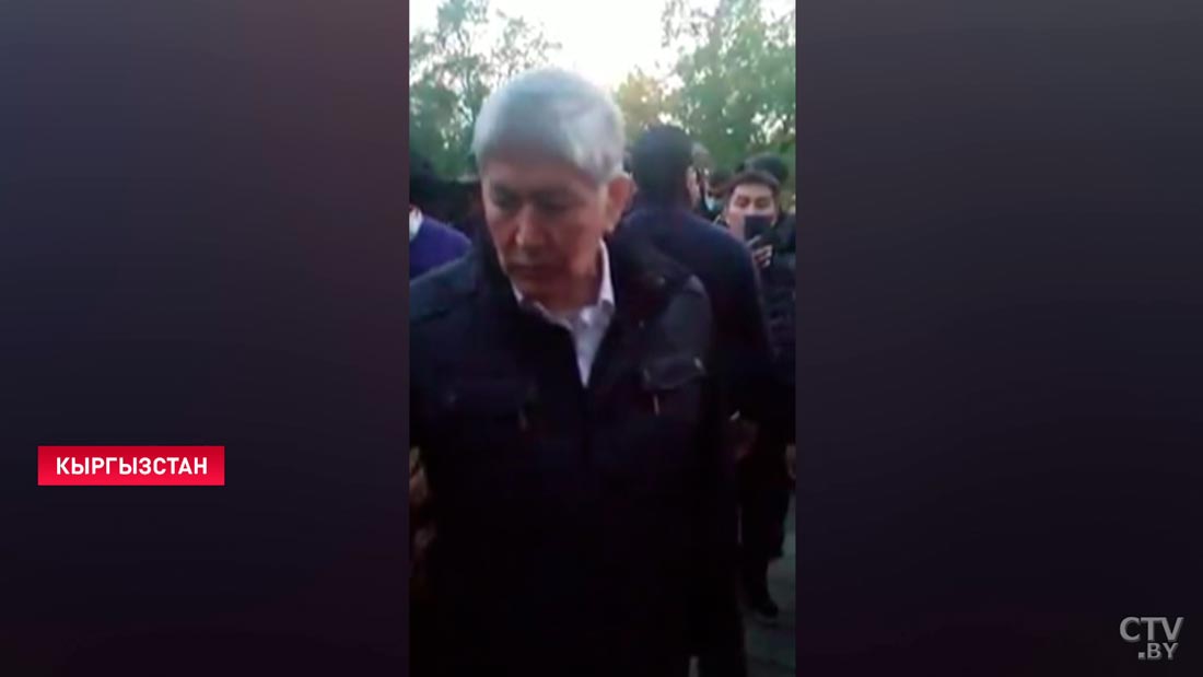 В Бишкеке вводят режим ЧП. Массовые беспорядки в Кыргызстане вспыхнули с новой силой-4 В Бишкеке вводят режим ЧП. Массовые беспорядки в Кыргызстане вспыхнули с новой силой-4