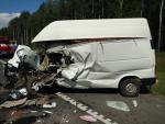 Столкновениие микроавтобуса и автомобиля дорожников в Слуцком районе: погиб человек