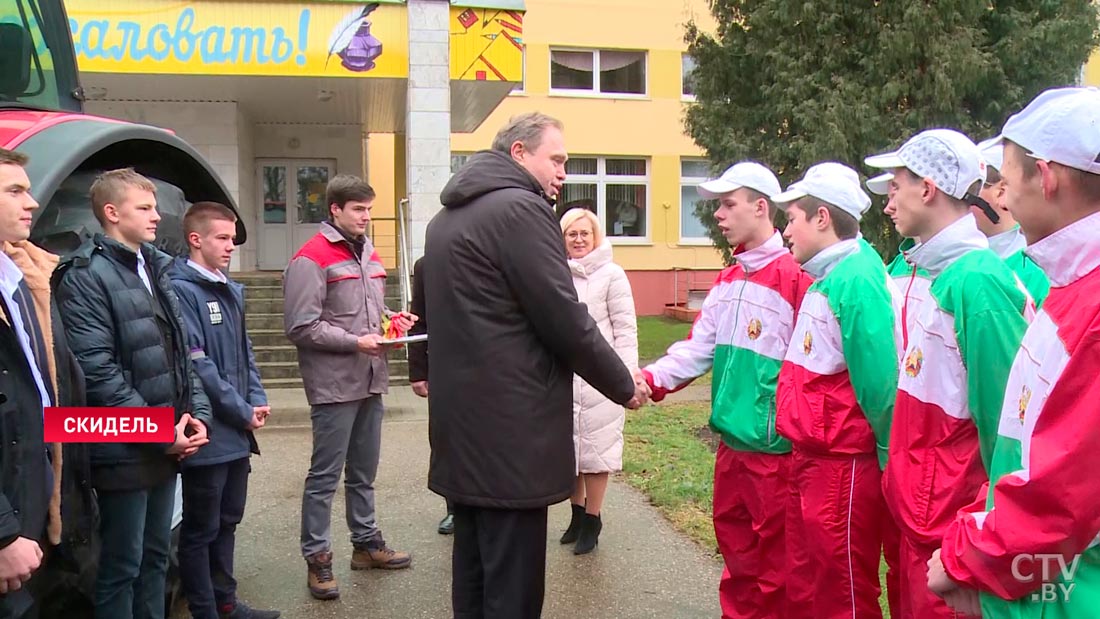 «Мы мечтали просто о нём». Вот что подарили на Новый год Скидельскому сельскохозяйственному лицею-22