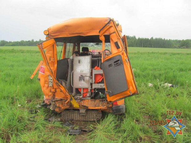 Водитель фуры закрыл глаза и врезался в машину «скорой». 4 медика погибли 