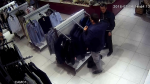 В Минске двое неизвестных обокрали магазин. Их разыскивают