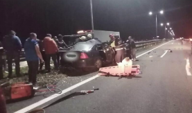 Под Дзержинском Opel влетел в разделительное ограждение. Водитель скончался на месте