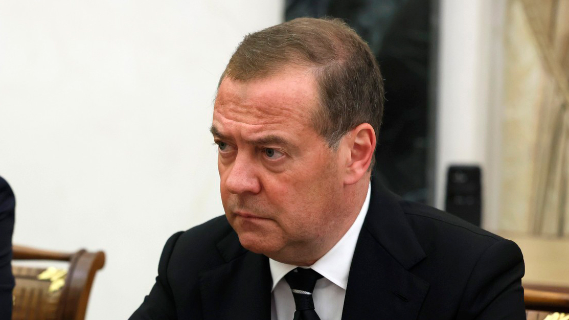 Медведев: есть страны, готовые передать Ирану ядерный боекомплект-0