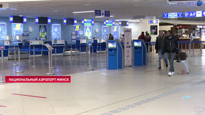 Снегопад в Беларуси вызвал сложности на автотрассах, но аэропорты работают штатно-4