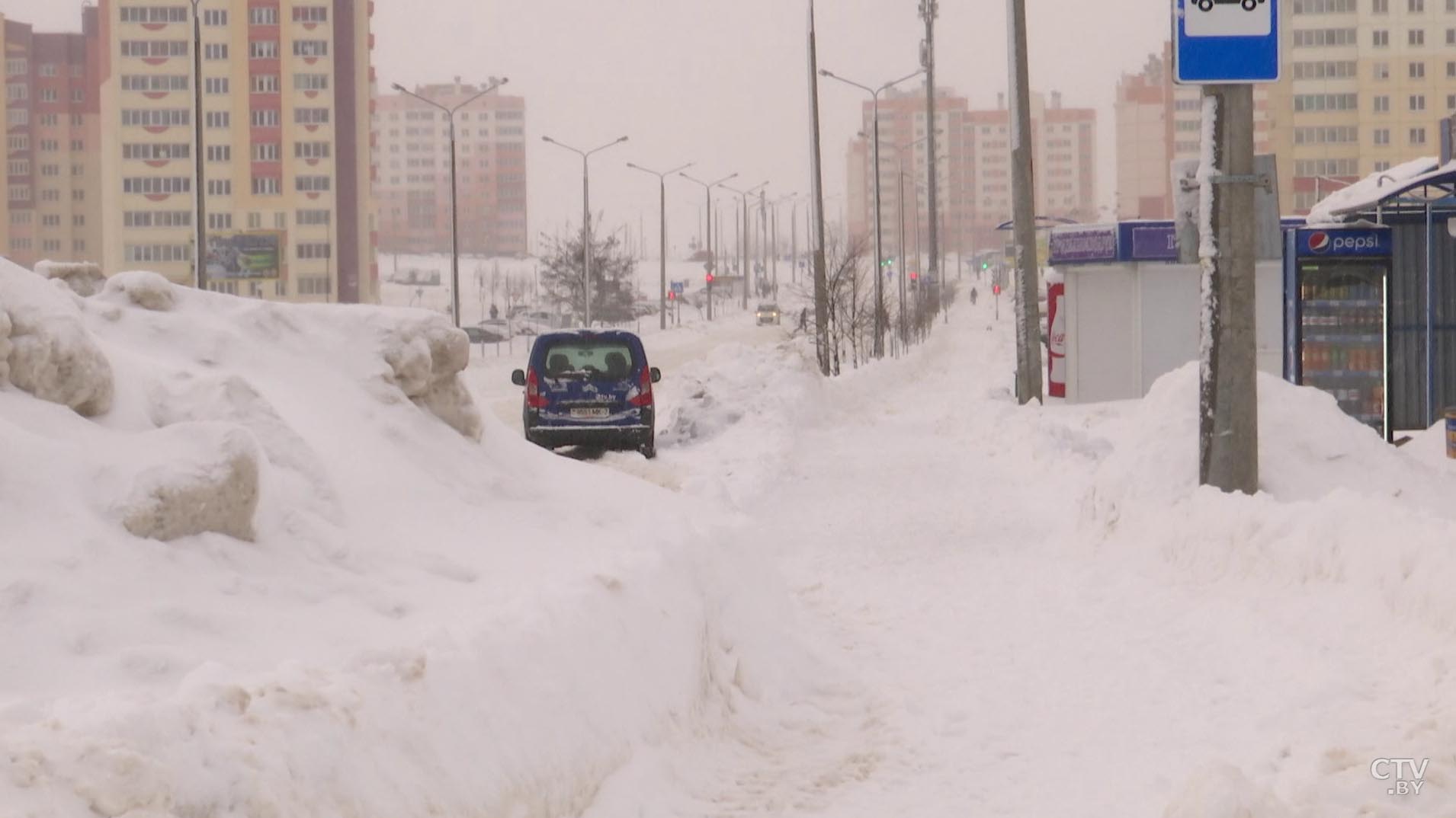 Аварии, пробки, а в Гродно побит 50-летний рекорд. Последствия снегопадов в Беларуси-1