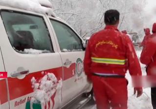 В Иране из-за сильных снегопадов возникли заторы на дорогах, есть пропавшие без вести