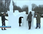 В Парке Дружбы народов в Минске построили 3-метровый замок из снега