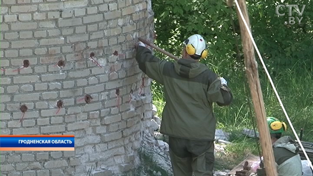 Сутки расчетов, день подготовки и взрыв: в Гродненской области снесли аварийную водонапорную башню-7