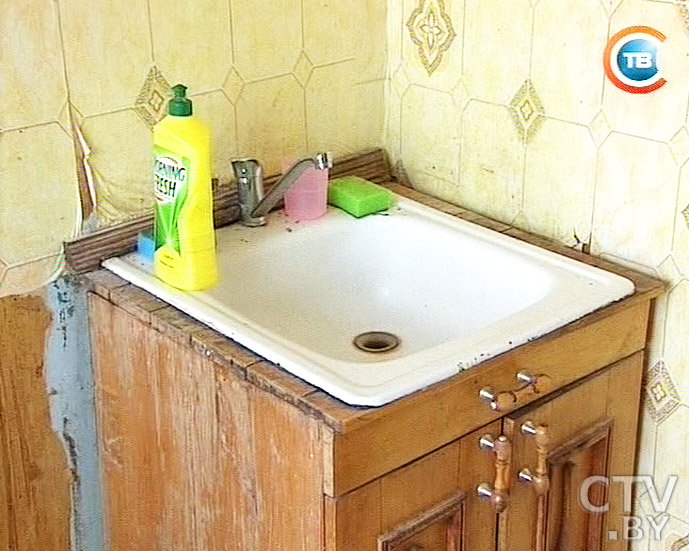 После сюжета на СТВ сирота с восьмимесячным ребенком сможет заселиться к свою квартиру в Минске