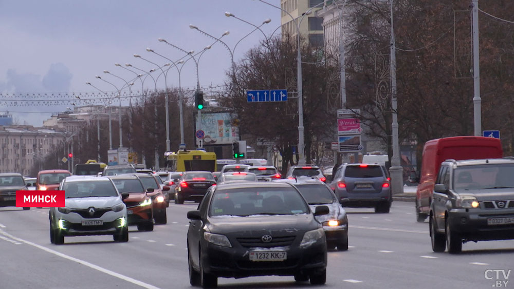 Сотрудники ДПС проверят автомобили на наличие зимних шин. Что будет тем, кто ещё ездит на летней -4