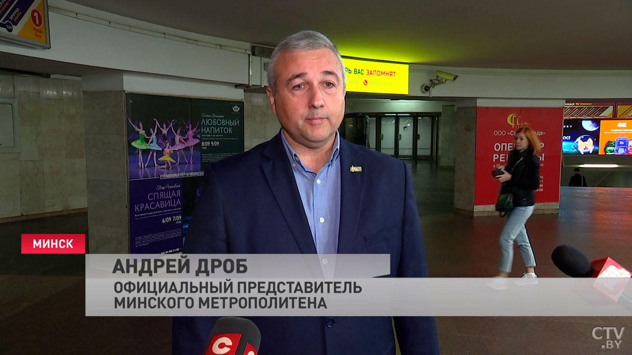 На «Октябрьской» Метрович задал детям каверзные вопросы и подарил подарки-7