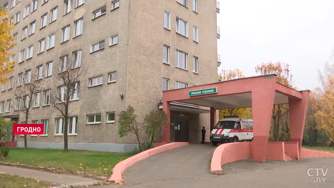 В Гродно сотрудники милиции спасли двух человек из горящей квартиры-1