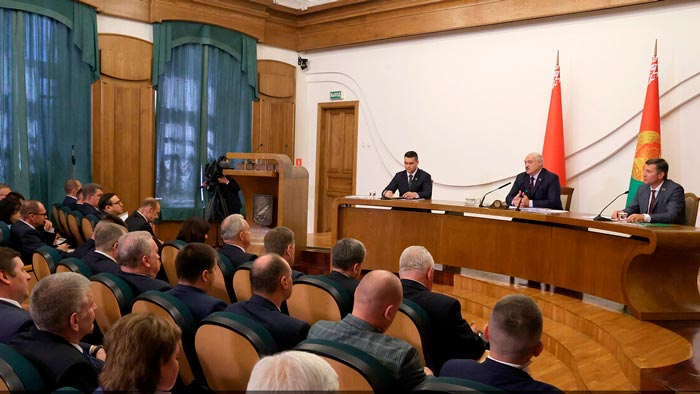Лукашенко поручил до конца года окончательно дошлифовать систему образования