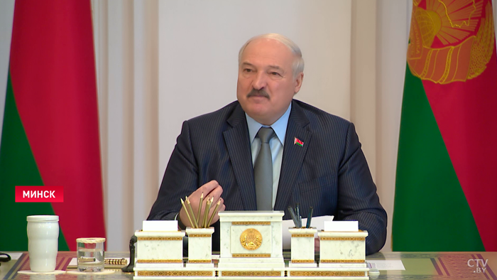 «Что вы там нахомутали?» Лукашенко собрал совещание по вопросам вступительной кампании-4