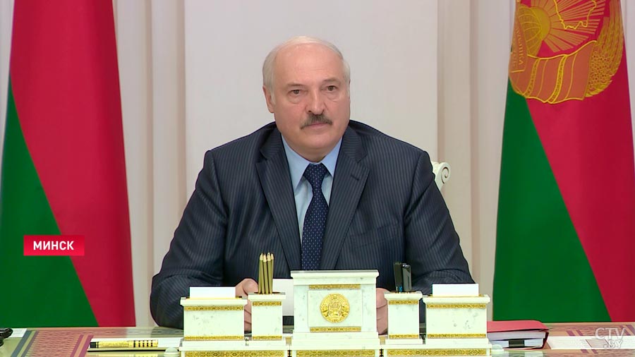 Александр Лукашенко: движение в сторону оказания административных процедур в электронном виде должно происходить быстрее-1