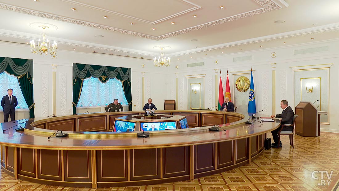 Александр Лукашенко: никаких революционеров ни у нас, ни у вас сегодня нет-1