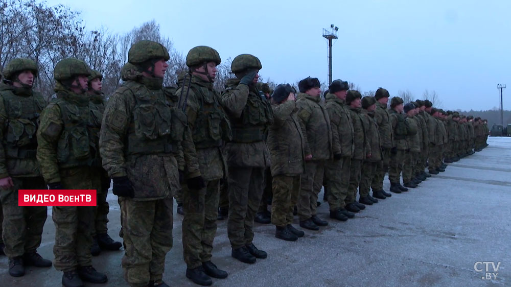 «Войска будут прибывать». Первые российские военнослужащие приехали в Беларусь-7