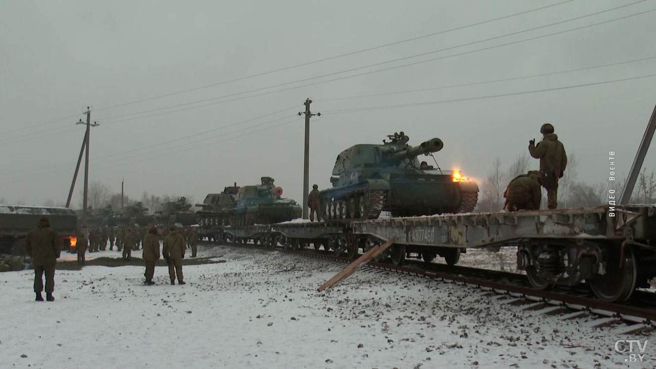 Российская военная техника прибывает в Беларусь для участия в учениях «Союзная решимость – 2022» -7