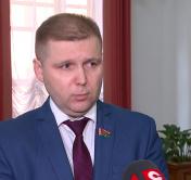 Сергей Сивец: количество обращений граждан по вопросам изменений в Конституцию с каждым приёмом всё больше