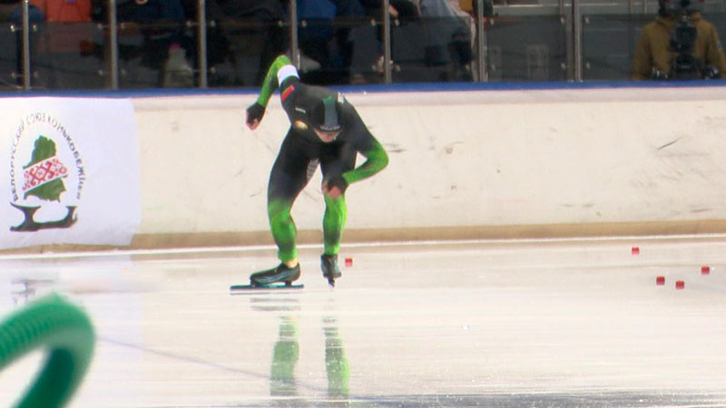 Конькобежный спорт. Чемпионат Беларуси по спринтерскому многоборью стартовал в Минске