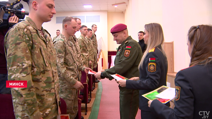 Лучших солдат срочной службы внутренних войск поощрили трёхсуточными увольнениями-10