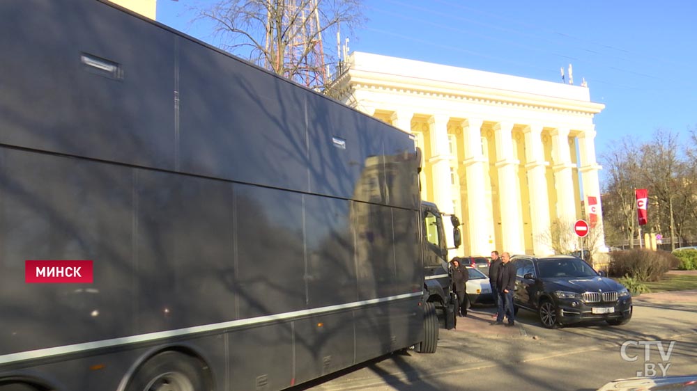 Протесты против повышения цен на бензин в Мексике переросли в грабежи и поджег заправочных станций