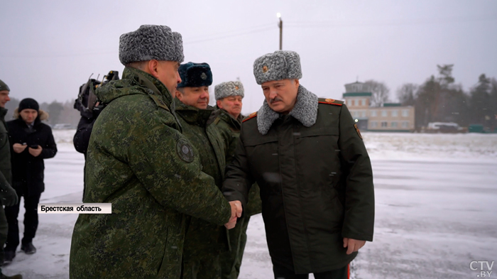 Военной истерией не пахнет, но тревожно. Стоит ли белорусам опасаться нападения на страну?-40