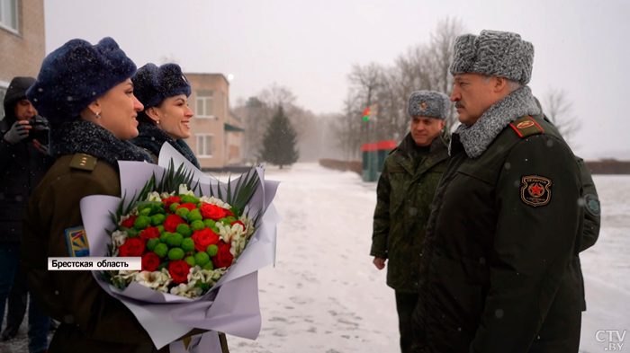 Военной истерией не пахнет, но тревожно. Стоит ли белорусам опасаться нападения на страну?-4