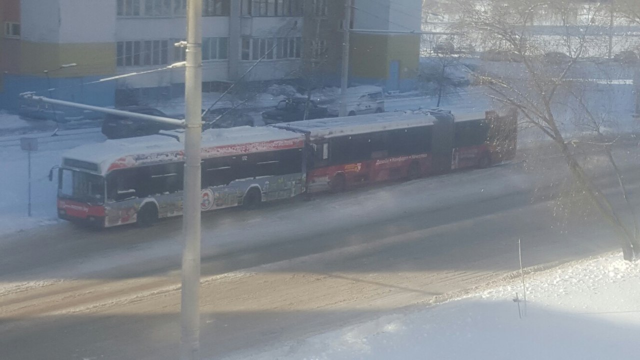 В Гомеле столкнулись автобус и троллейбус. Пострадали три человека, среди которых ребёнок-1